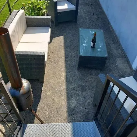 Conagh View 아파트 *