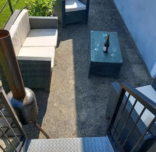 Conagh View Apartament *