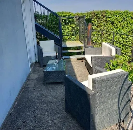 Conagh View Apartament *